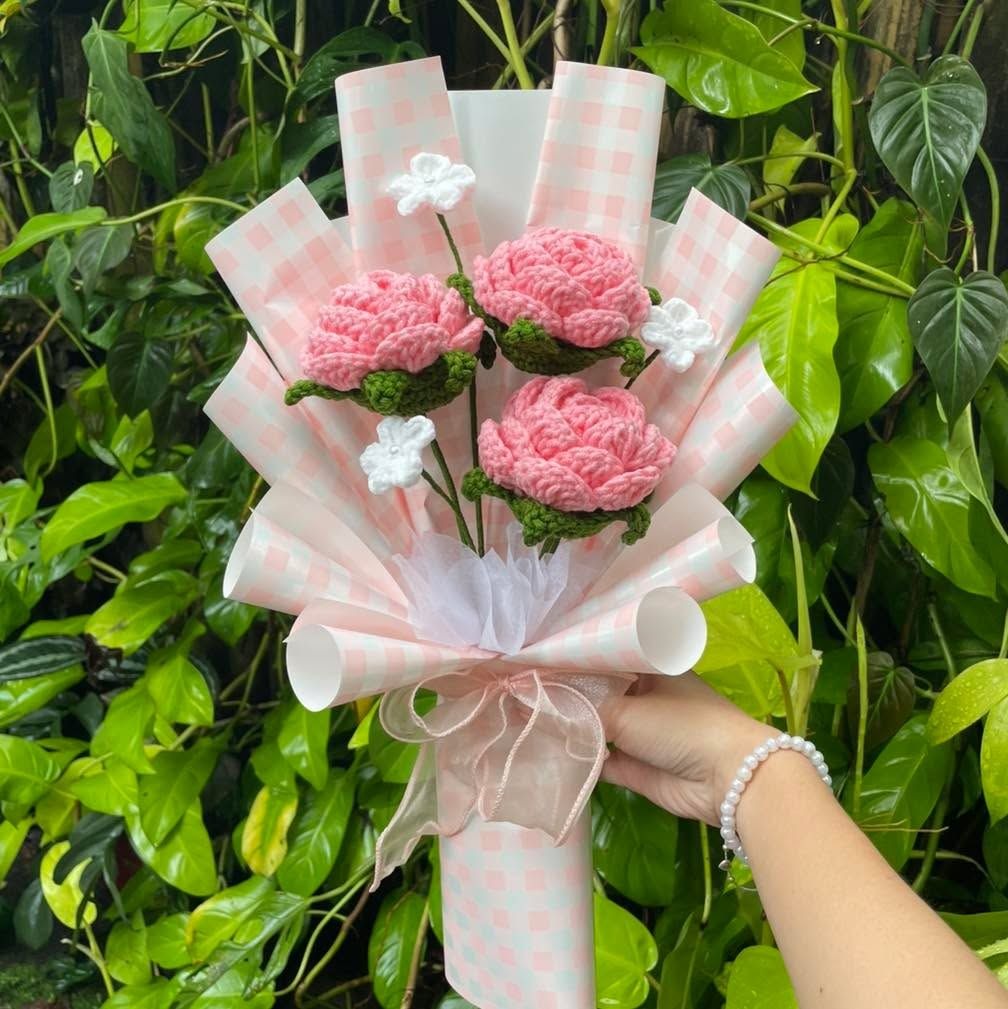Handmade crochet pink flower bouquet gift by Verity